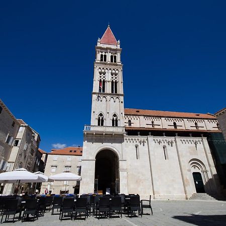 Apartments Lea Trogir Bagian luar foto